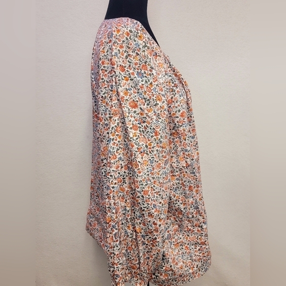 LOFT Women's Size XL floral v-neckbutton front closure 3/4 cotton/rayon blouse - Picture 3 of 9
